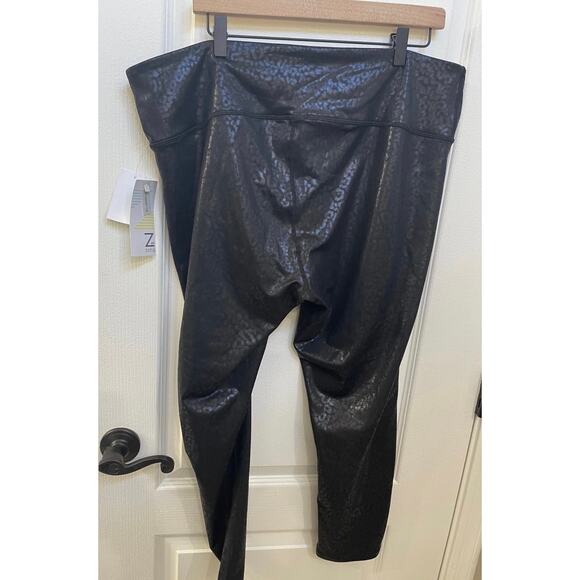 Zella black animal sheen 7/8 leggings Sz XXL - Picture 2 of 10